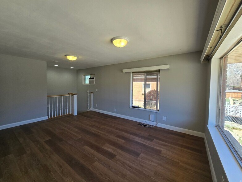 Building Photo - 490 Averett Ave
