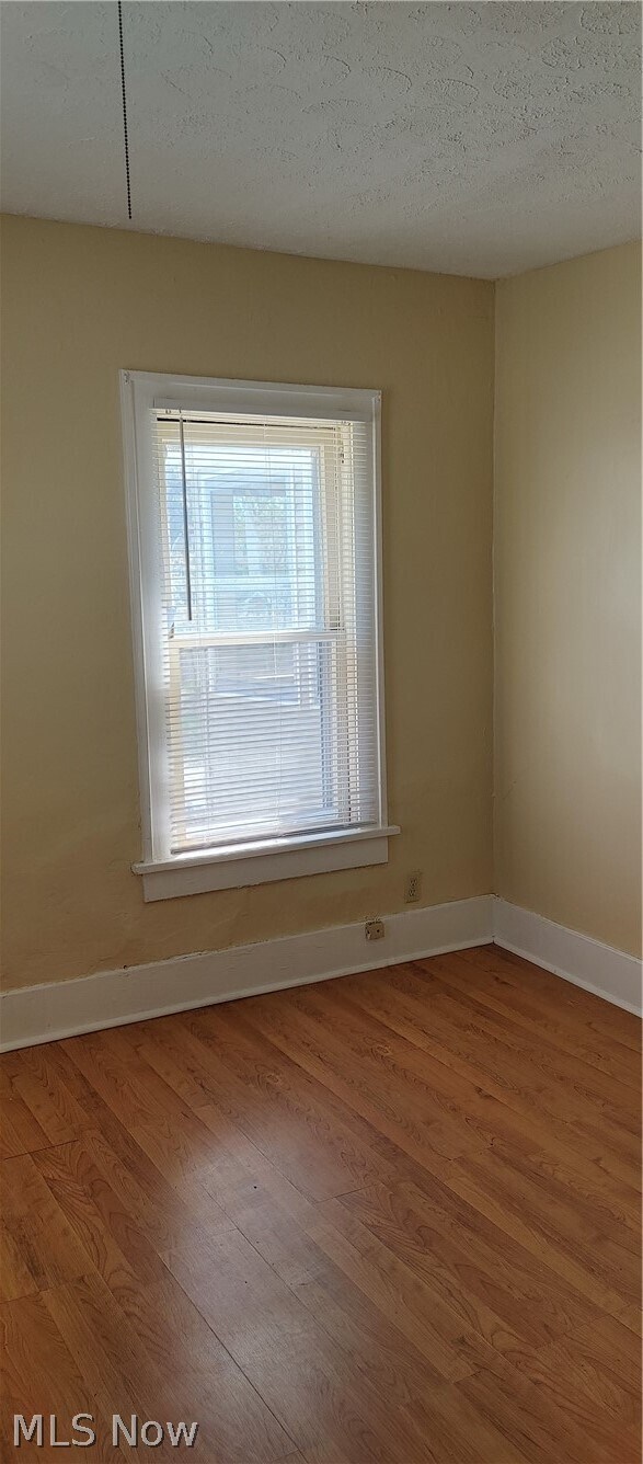 Building Photo - 956 Grant Ave