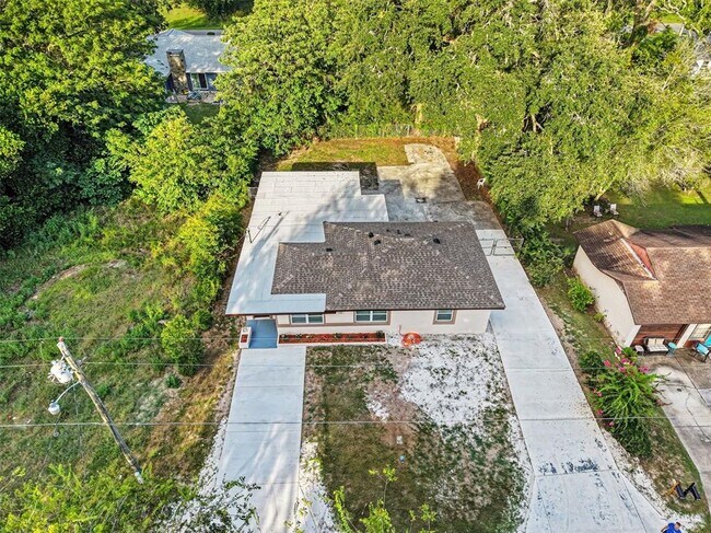 Building Photo - 1109 NW 14th Ave