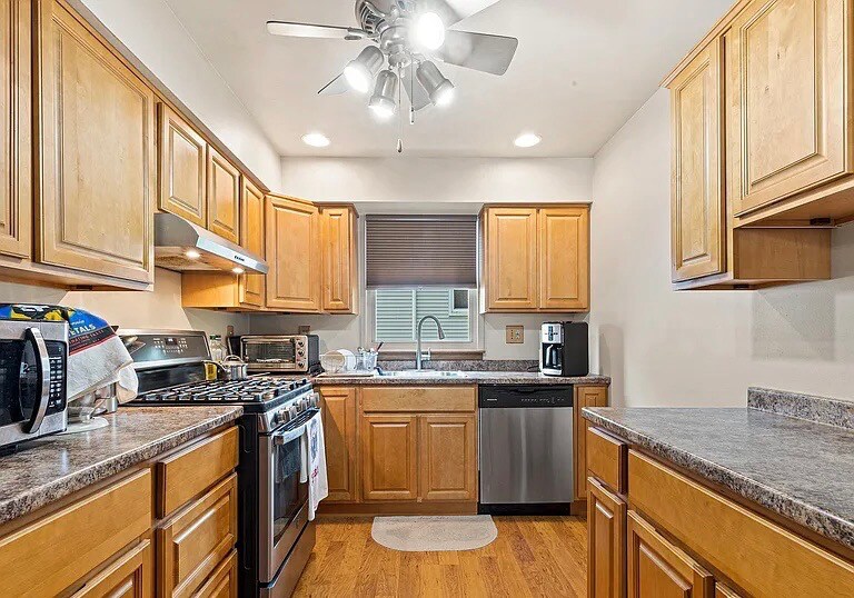 Building Photo - 15202 Bernita Dr