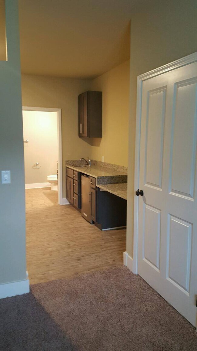 Building Photo - For Rent: Student Housing — Private 1BR/1BA Suite (TTU Students Only)