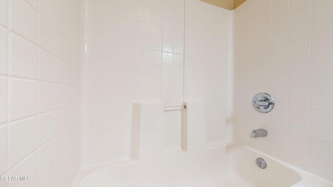 Building Photo - 1819 Shreya St