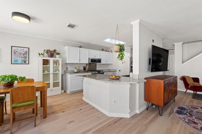 Building Photo - 3600 Malone Dr