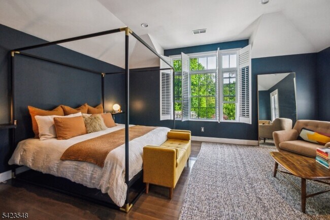 Building Photo - 678 Springfield Ave