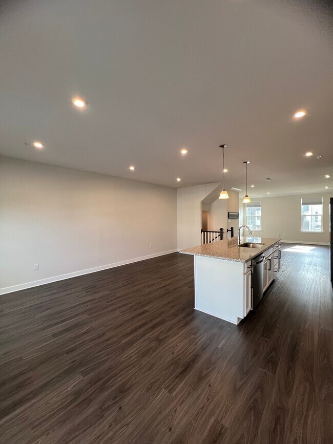 Building Photo - 272 Sugar Maple Square