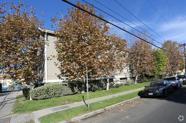 Building Photo - 3569 Vinton Ave