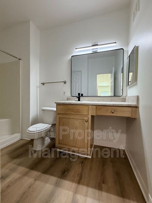 Building Photo - 7800 Point Meadows Dr