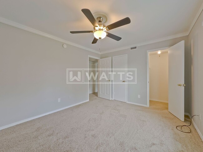 Building Photo - 2-Bedroom Condo - Foxcroft Condos in Homewood.