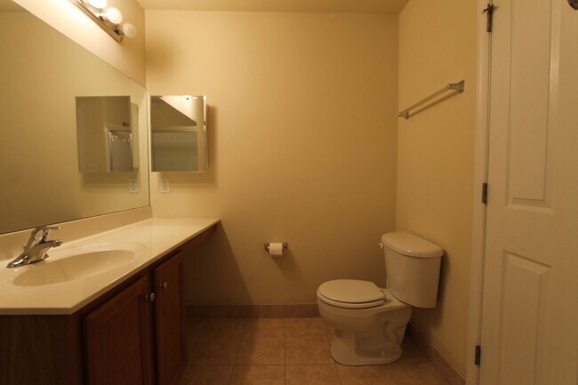 Building Photo - 316 Ross Ct