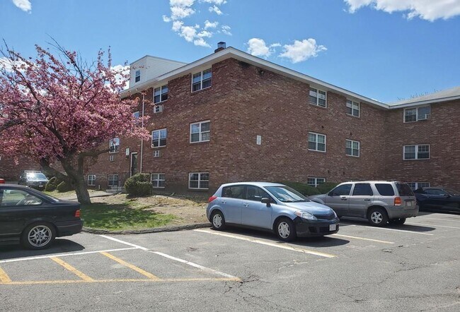 Building Photo - 361 Hildreth St