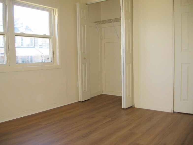 Building Photo - 418 S Bradford St