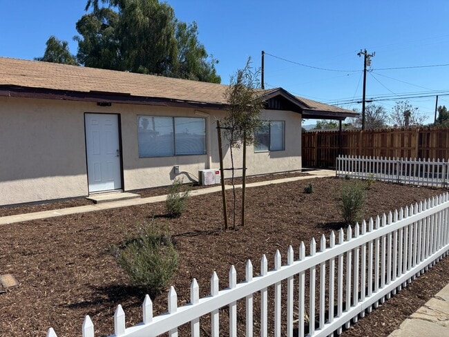 Building Photo - Fully Renovated 2BD/1BA Duplex Unit | Eucalyptus Ave, Moreno Valley