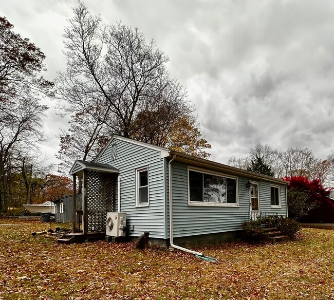 Building Photo - 108 Chesterfield Rd