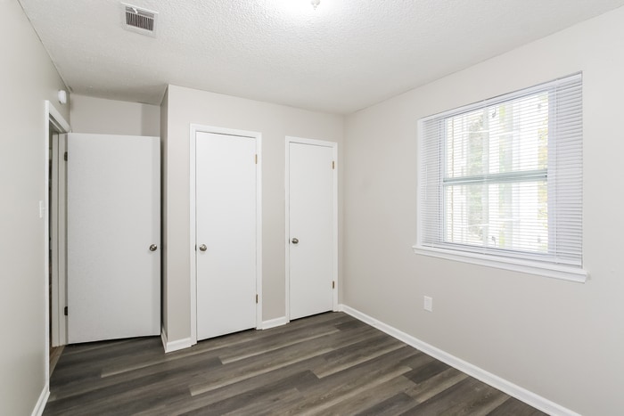 Building Photo - 135 Shawns Way
