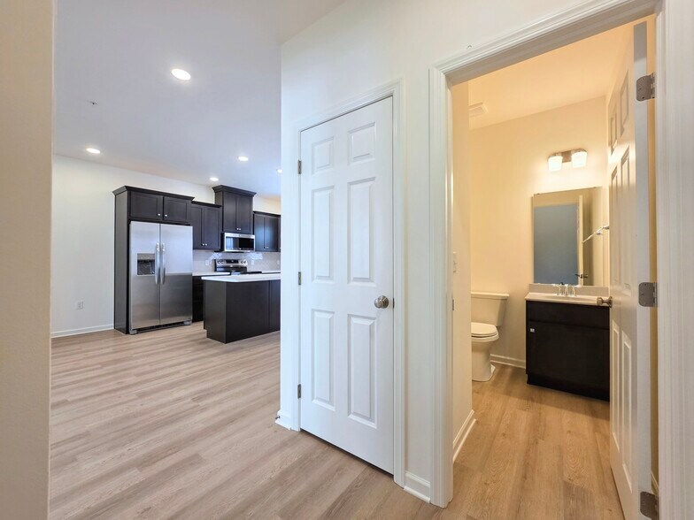 Building Photo - 2449 Spring Water Cir