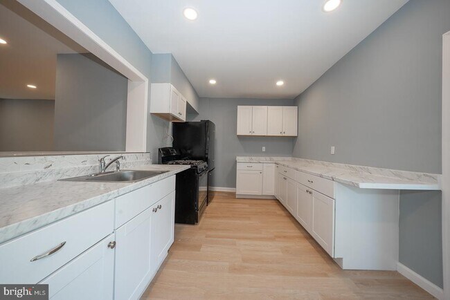 Building Photo - 732 Buck Ln