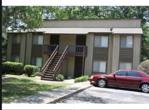Building Photo - 2/1 On Blairstone Road!