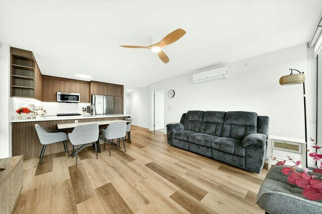 Building Photo - 1500 Rycroft St