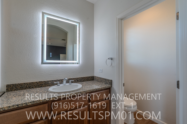 Building Photo - Beautiful Townhome in Rocklin Available Now!