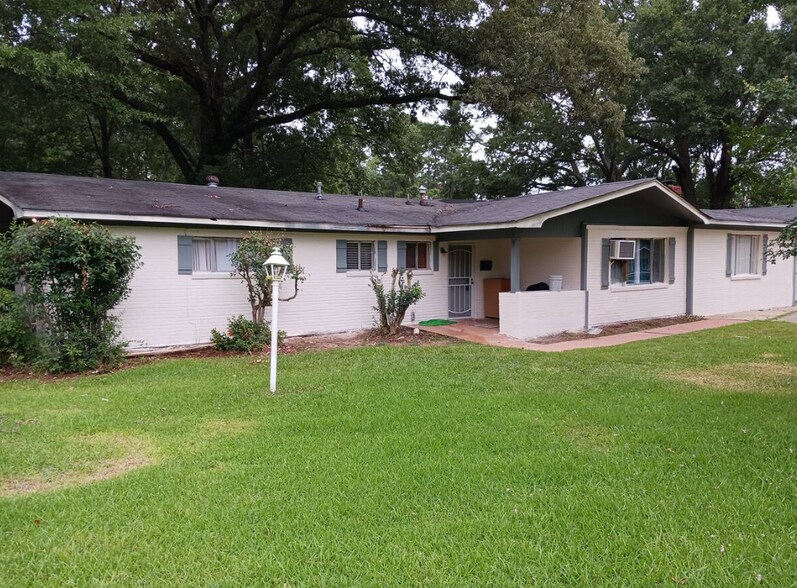 Building Photo - 4105 Azalea Dr