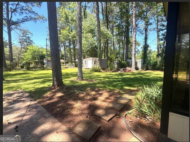 Building Photo - 427 Meadowlark Dr