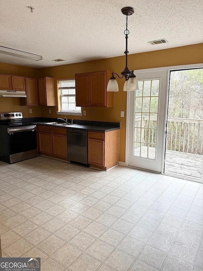 Building Photo - 1202 Pinedale Cir NW