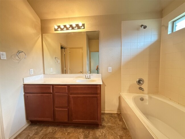 Building Photo - 24210 Silversmith Ln