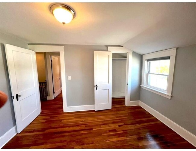 Building Photo - 348 Market St