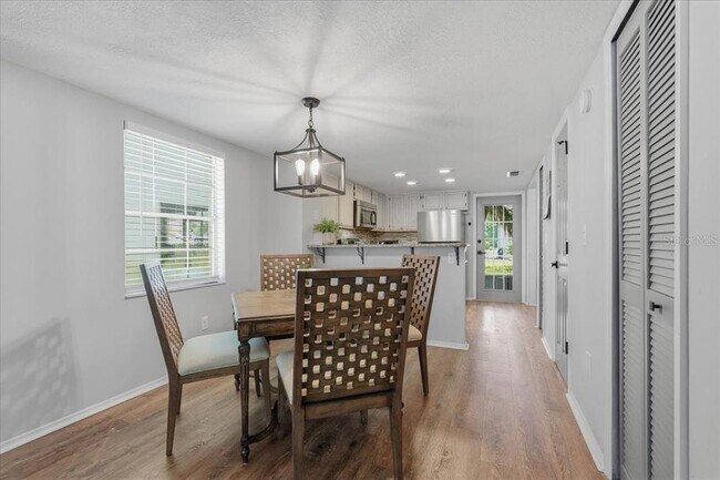 Building Photo - 2120 Fletchers Point Cir