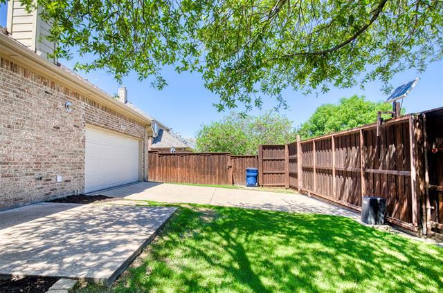 Building Photo - 11434 La Grange Dr