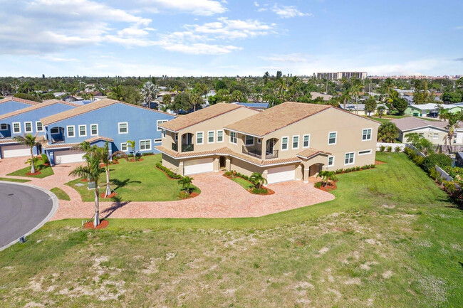 Building Photo - 132 Mediterranean Way
