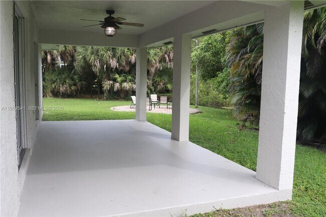 Building Photo - 16930 Mead Hill Dr W