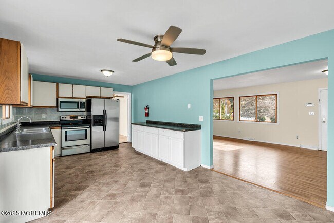 Building Photo - 1841 2nd Ave