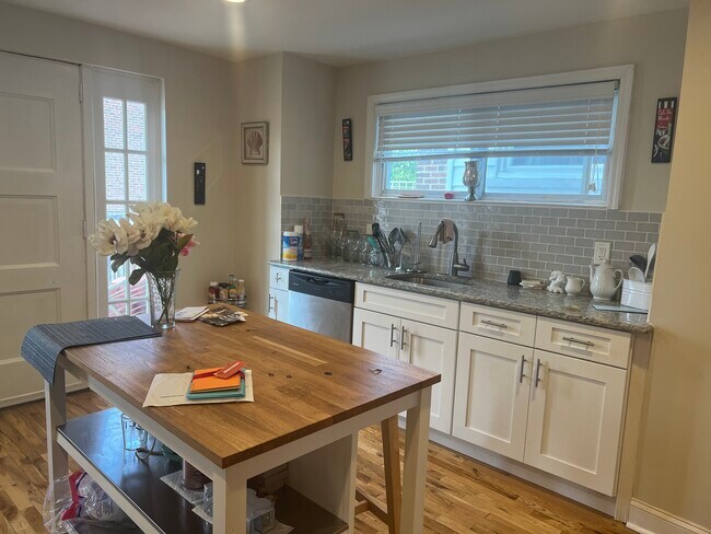 Building Photo - 1705 67th Ave