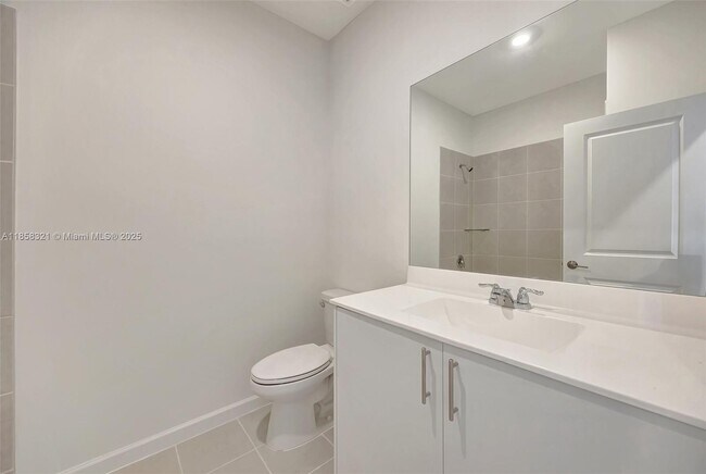Building Photo - 2546 SE 29th St