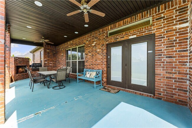 Building Photo - 4602 W Warbal Trail