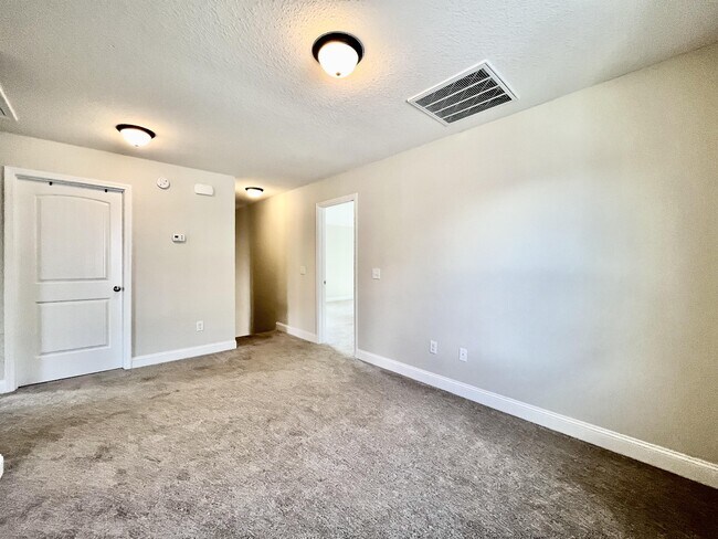 Building Photo - 759 Fairview Cir