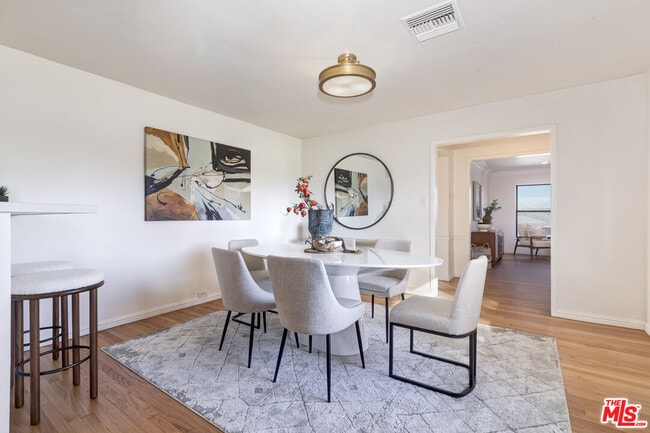 Building Photo - 9125 David Ave