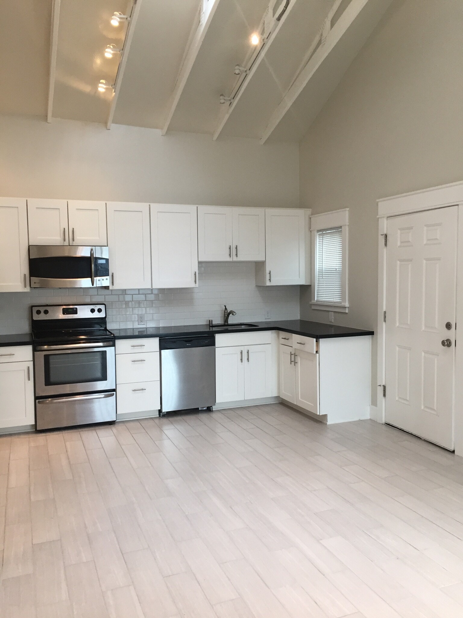 Kitchen/Entryway - 6537 Beach Dr SW