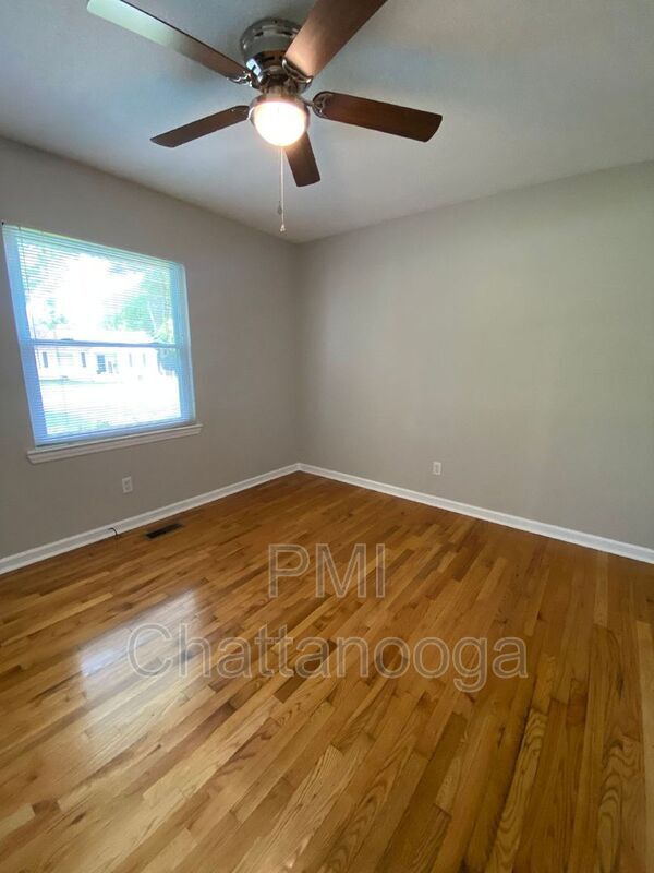 Building Photo - 575 Cross St