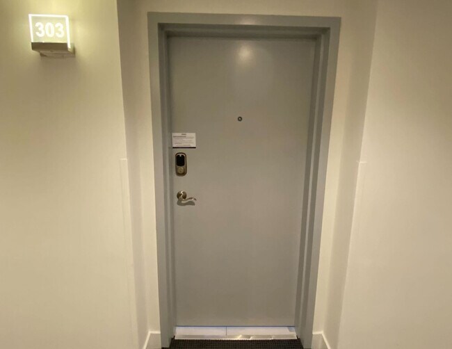 Building Photo - 1710 SW 27th Ave