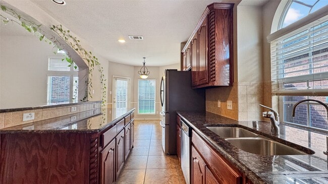 Building Photo - 2126 Hunt Club Trail