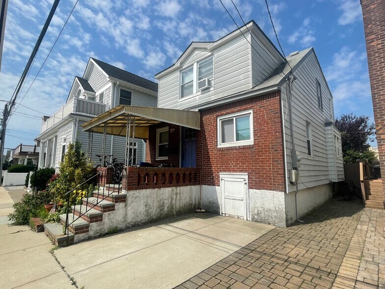 Front of house porch and driveway - 63 Brookline Ave