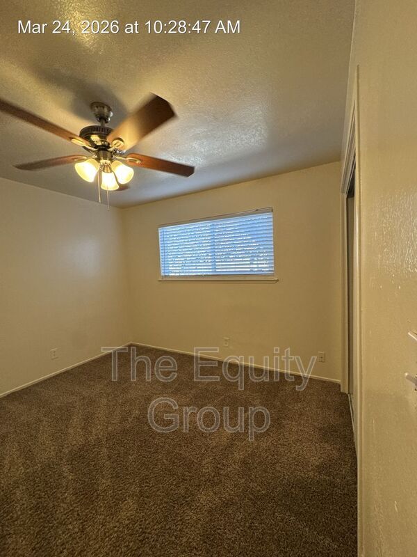 Building Photo - 903 W Center Ave