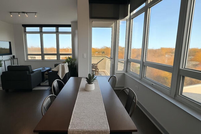 Building Photo - 1605 Anderson Rd