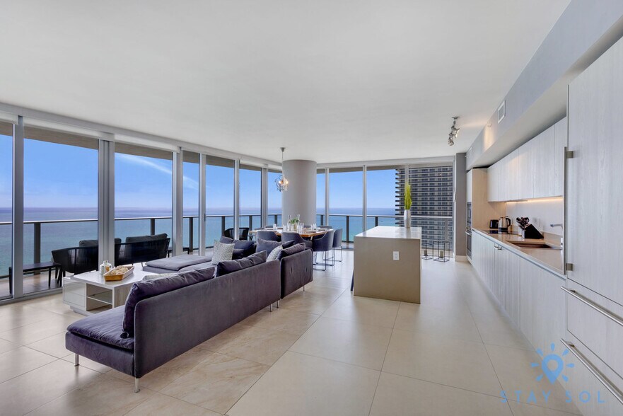 Building Photo - 4111 S Ocean Dr