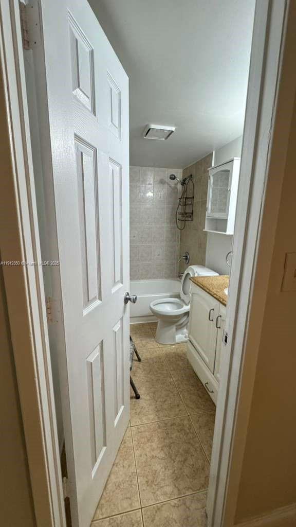 Building Photo - 306 Gardens Dr