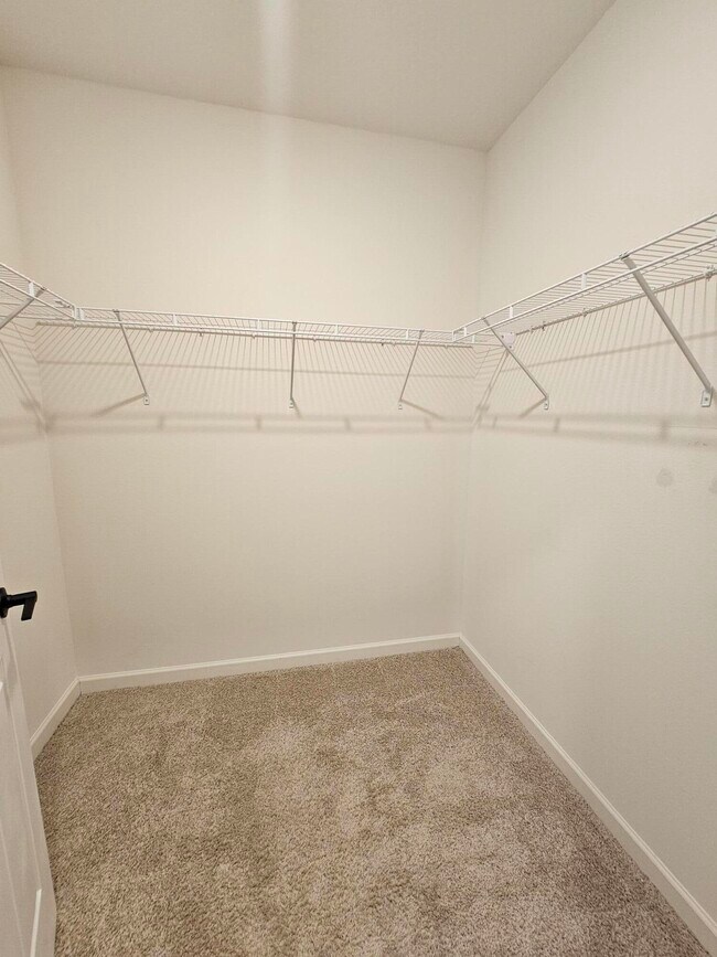 Building Photo - 480 Sorrento Dr