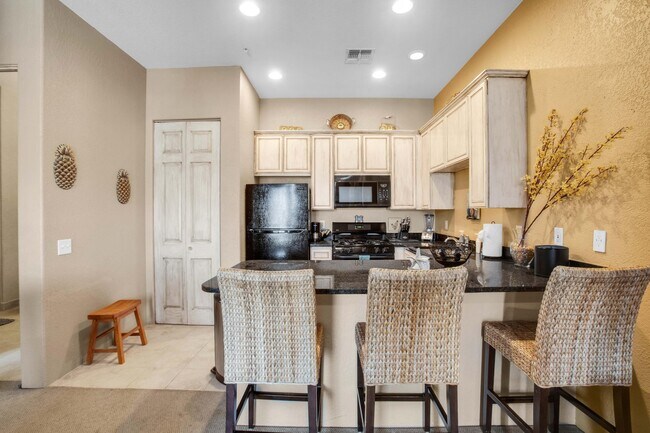Building Photo - 50700 Santa Rosa Plz