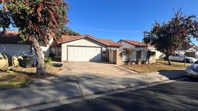 Building Photo - 2109 Sharon Way